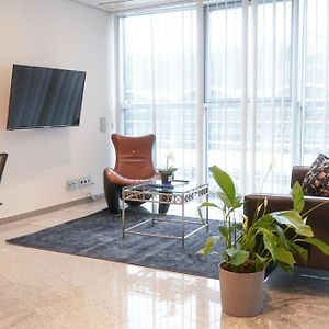 Exklusive Stadtoase Design-Wohnung - Panoramablick